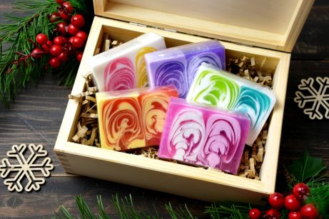 Zestaw 5 mydeł w pudełku drewnianym